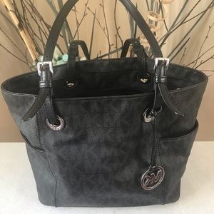 Michael Kors Black Jet Set Medium Logo Tote